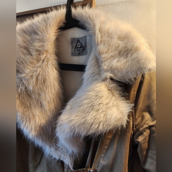 Unif fur collar utility style coat - Picture 4 of 4